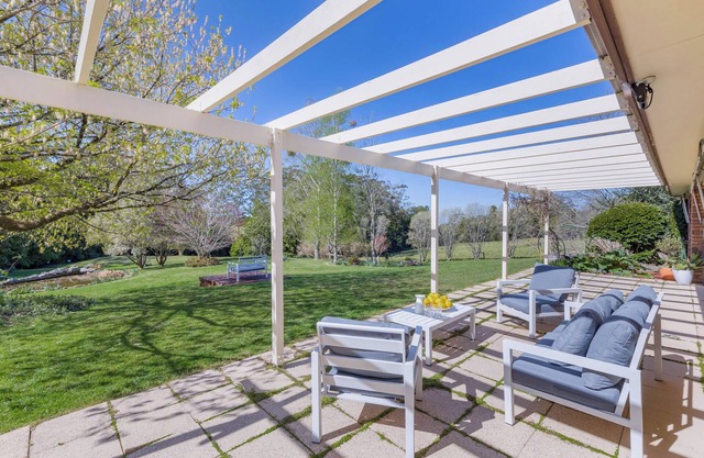 Rockfield Farmers Cottage-Tranquil Garden Stay near Berry and Kangaroo Valley