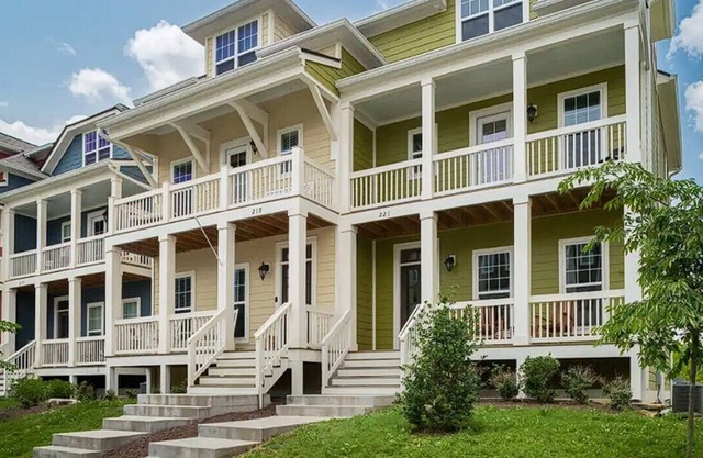 Rocky Top Retreat -sleeps 8-Old Hickory Tennessee