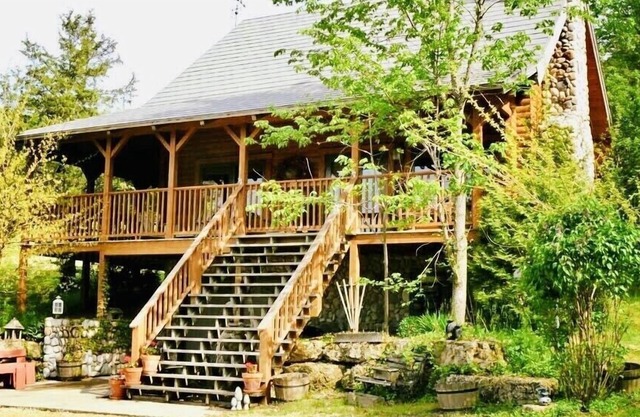 Rocky Waters Vineyard/Winery Guest House Hanover IL