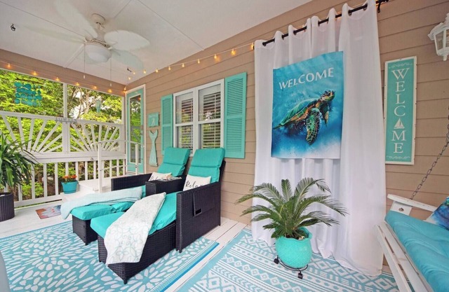 Romantic Celebrations Meet the Beach! [Suite Escape]