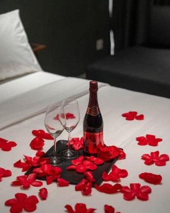 Romantic Homestay JB #Bathtub #Couple #Mood