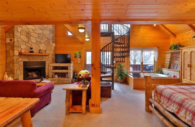 Romantic Honeymoon Cabin in the Smokies