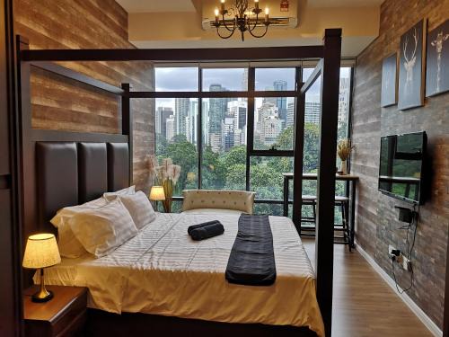 Romantic Log Cabin - walk to KL Tower, KLCC, Bukit Bintang