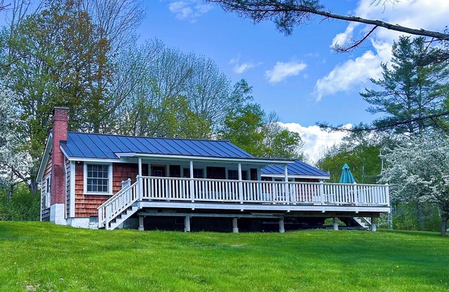 Romantic Retreat secluded in Vermont with WiFi and AC included