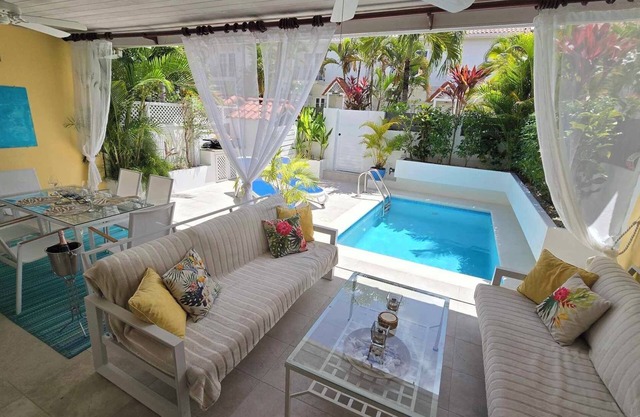 Romantic villa - free beach club access - own pool