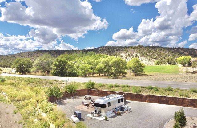 Romantic Zion Airstream #2 | Hot Tub & Stargazing