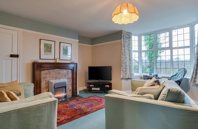 Rookery Nook - Two Bedroom House, Sleeps 5