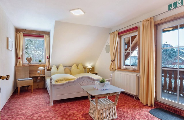 Room 'Doppelzimmer Mit Balkon 28' with Shared Garden, Balcony and Wi-Fi