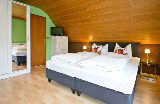Room 'Helga' with Shared Terrace, Balcony and Wi-Fi