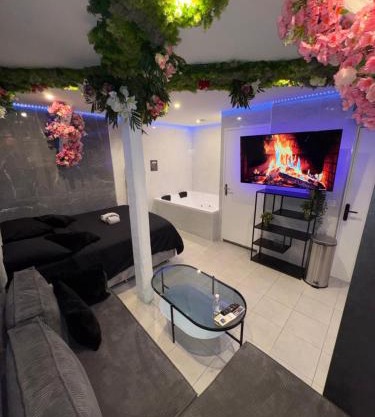 Room & Jacuzzi - Stade de France