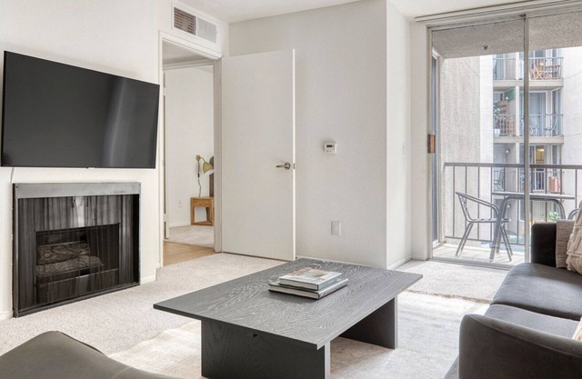 Roomy Glendale 1BR w/ Gym, Pool & W/D, near Americana Mall, by Blueground