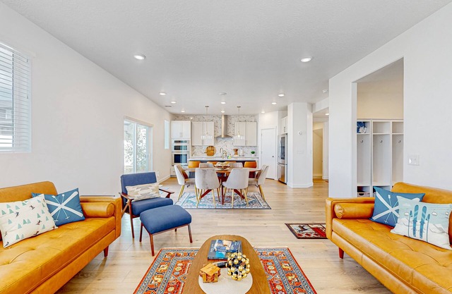 Rose Wood Hideaway | Brand-new house in Park City with large yard & game room