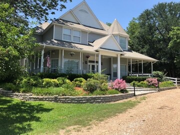Rosebud Manor in Richland Hills