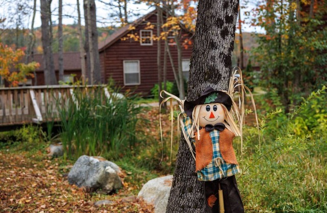Rosewood Villa: Lakefront Log Cabin Retreat