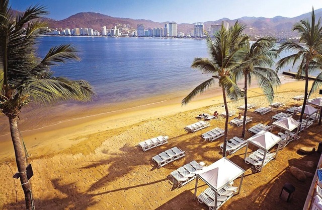 Royal Club at Park Royal Beach Acapulco