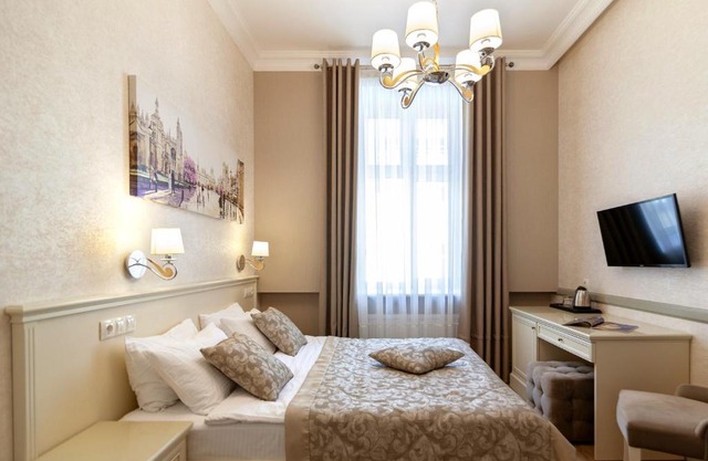 Royal mini-apart hotel on Rynok Square