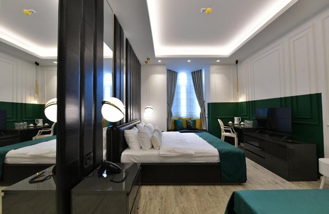 Royal Wellness and Spa