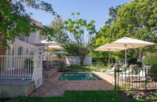 Rozenburg Guesthouse