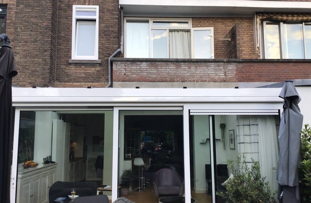 Ruim Huis met Grote Tuin 10 Minuten Lopen Naar Strand en zee
