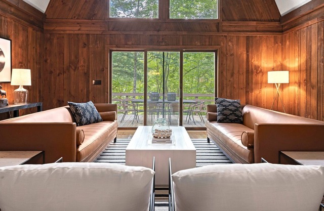 Rustic Home w Hot Tub, Pool & Golf