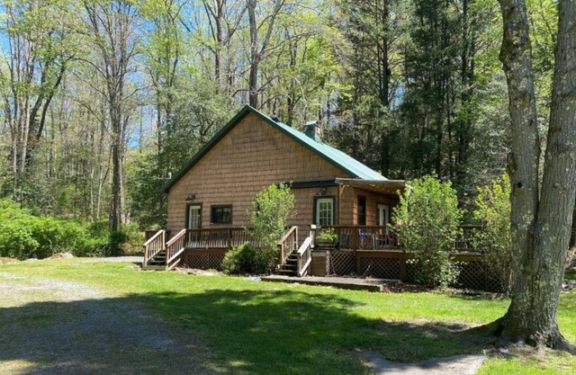 Rustic, yet modern Cabin Escape