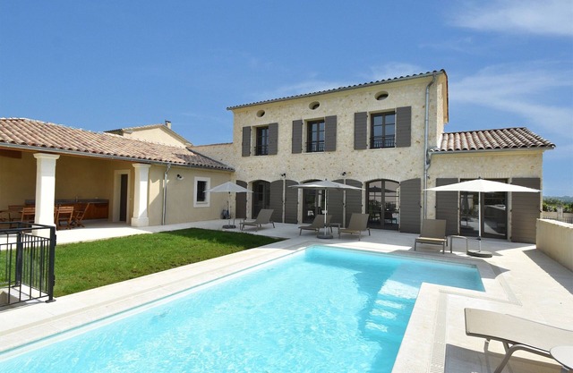 Sunny Villa Retreat in Uzès