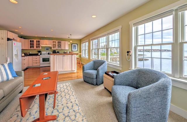 Sail Loft - Upscale Oceanfront on a Pier near BBH!