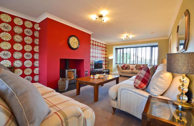 SailAway to a relaxing holiday break with family or friends in Sunny Seahouses.