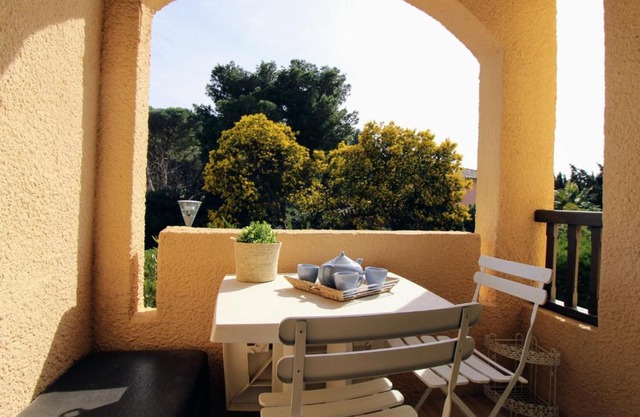 Saint Cyprien - T2 avec Balcon, Climatisation et Parking à 2 Pas du Port - FR-1-309-305