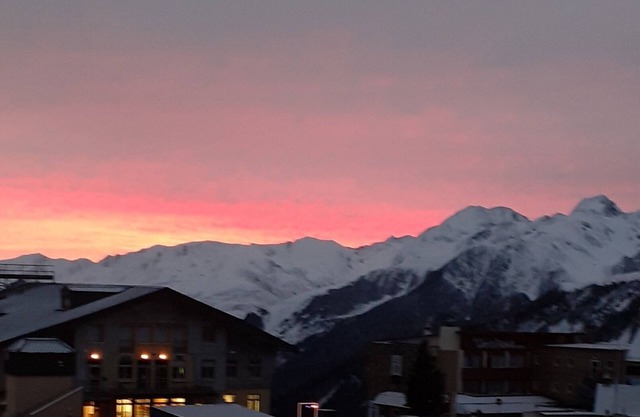Saint Lary Soulan Pla D'adet, facing the slopes, two minutes from the ski school,