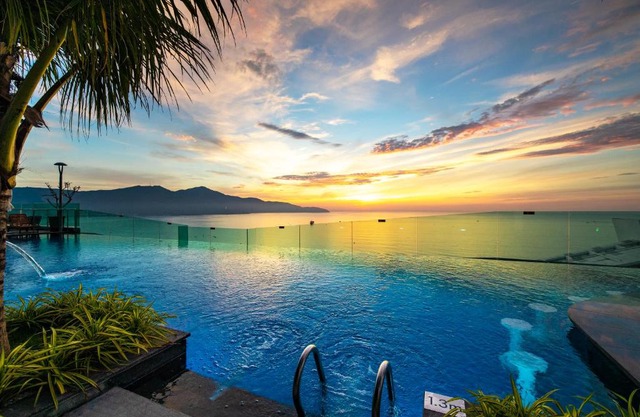 Sala Danang Beach Hotel