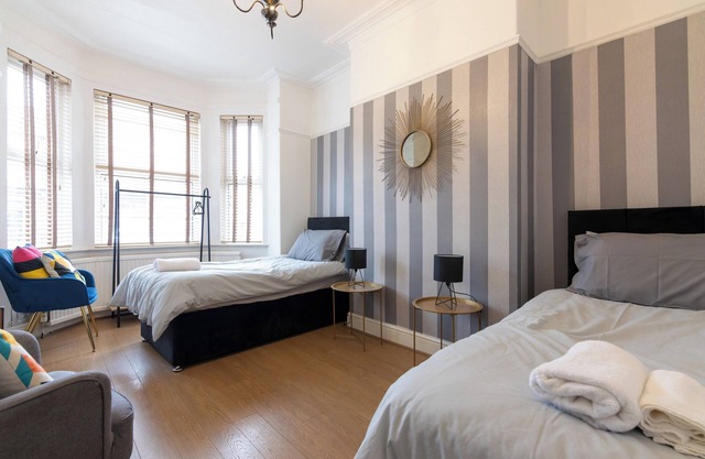 Salford City Oasis - Spacious 4 Bedroom House