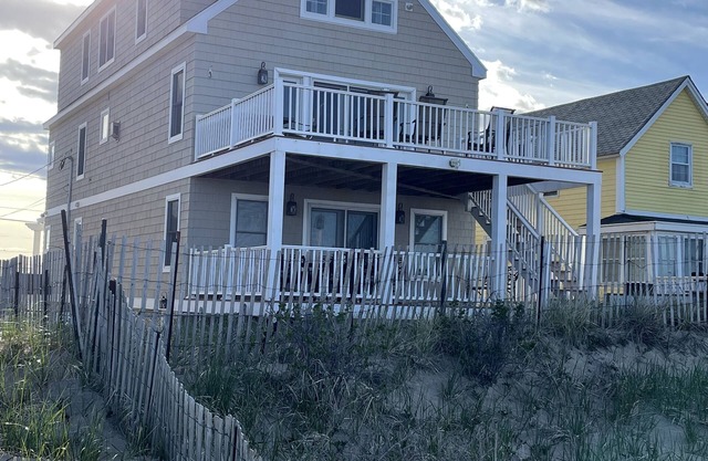 Salisbury Beach - GREAT LOCATION/Oceanside on Desirable Atlantic Ave.