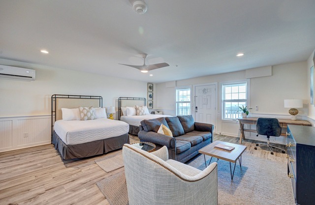 Saltwater Suites, 103 Queen Pet Friendly ADA 1st Floor