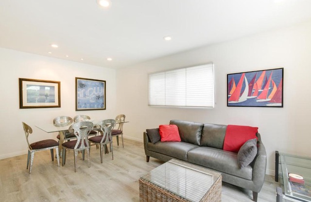 San Diego Home with Deck Walk to Mission Beach!