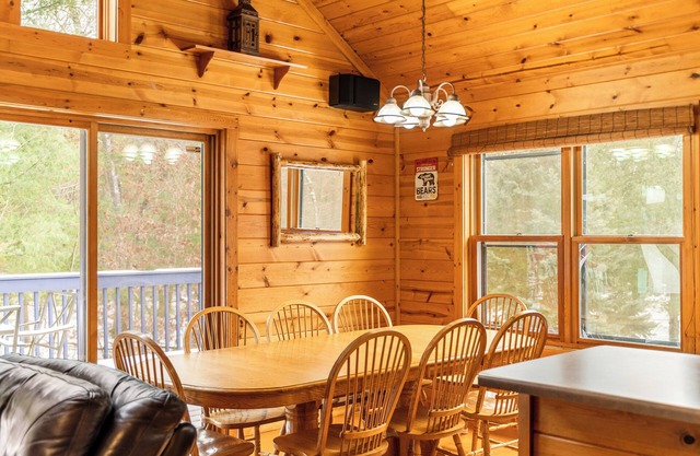 Sand Rock Lodge, Fire Pit, 3bd, 2bth sleeps 10