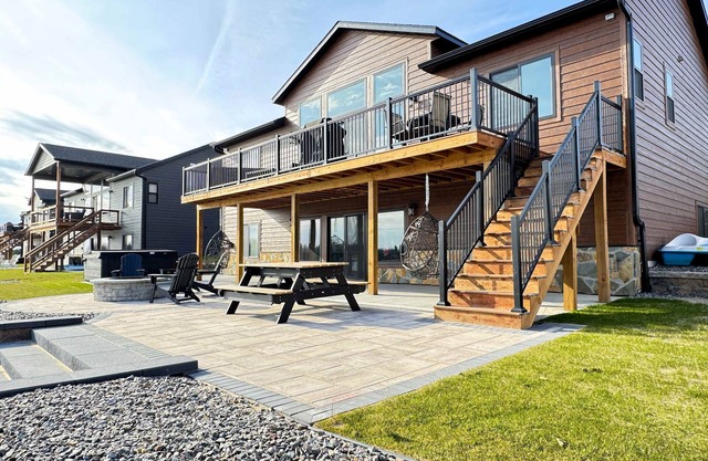 Sand Trap Shores on Sunset Lake/Hot Tub/Sleeps 20