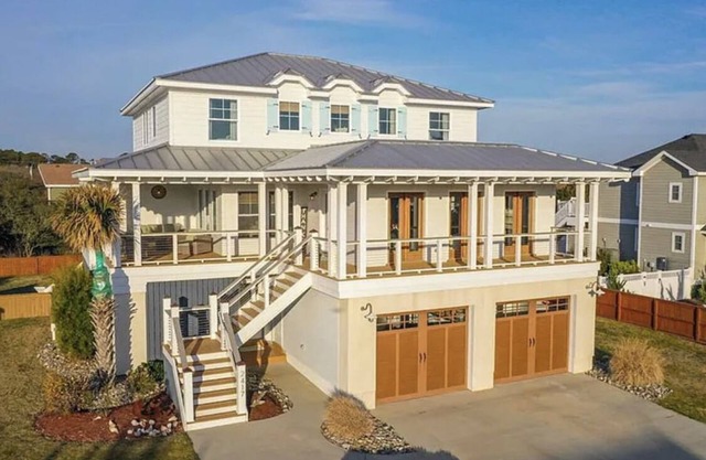 Sandbridge. Beautiful Beach Home With Direct Beach Access and Ocean Views