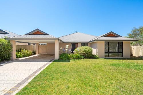 Sandpiper House 4BR Family & Pet-Friendly Stay