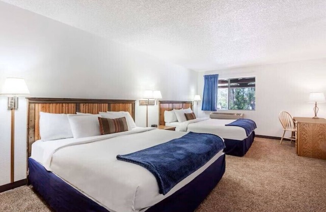 Sandpoint Inn