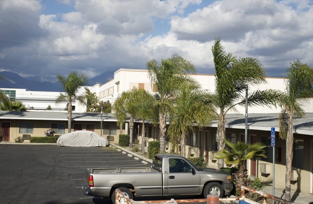 Sands Motel