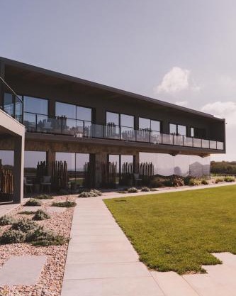 Santa Cruz - Movement & Nature House