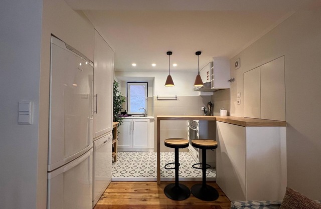 Santos · Designer Retreat: 1 Bedroom apt