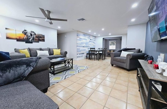 Sarasota Home close to Siesta Key Beach