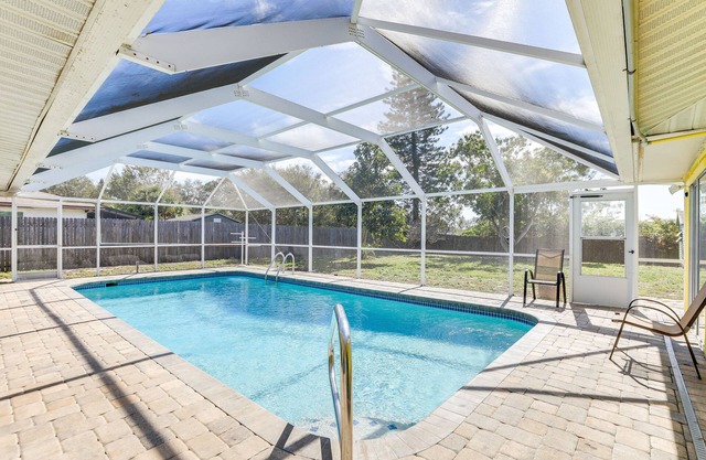 Sarasota Home w/Heated Pool: 3 Mi to Airport!