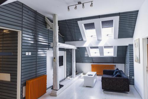 SAT modern 2-bedroom loft in city center