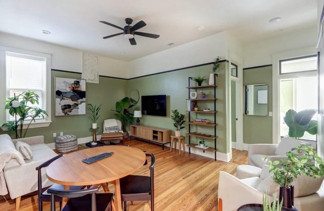 Savannah Moss @ The Huntingdon Lofts Collection