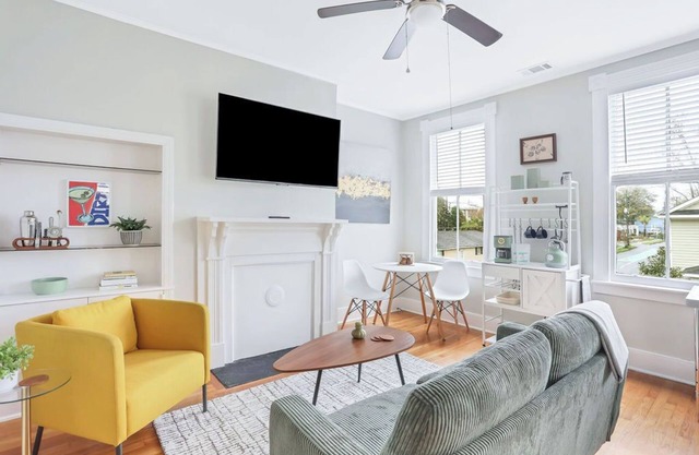Savannah Retro Loft - Thomas Square