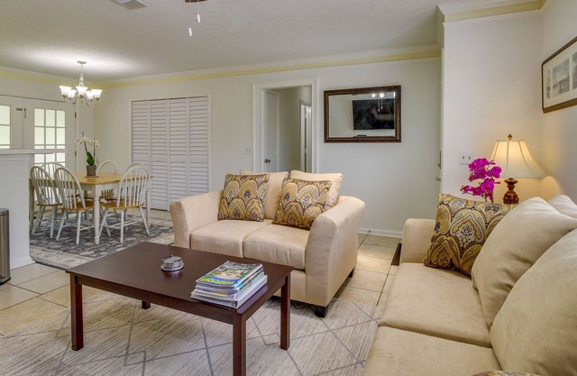Savannah Vacation Rental ~ 8 Mi to River Street!