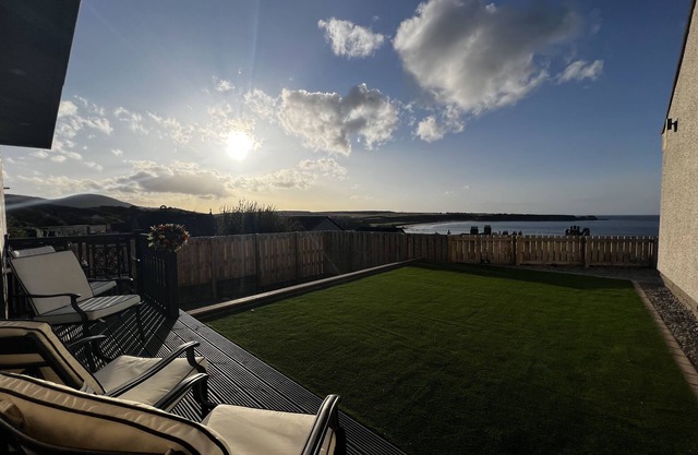 Savour the Seascape! Salt View Cullen Unveils a Coastal Retreat Like No Other.